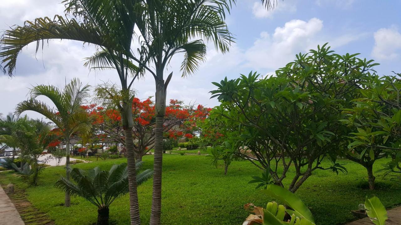Swahili Beach Resort Zanzibar Esterno foto